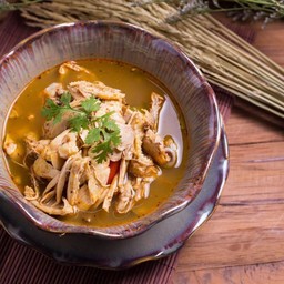 Spicy shredded chicken soup