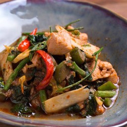 Northern style curry of assorted vegetables and pork