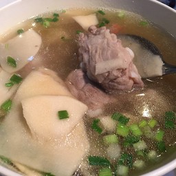 ต้มกระดูกหมูหน่อไม้สด