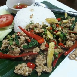 ข้าวผัดกระเพรา