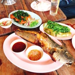 เลี่ยงเมืองปลาเผา