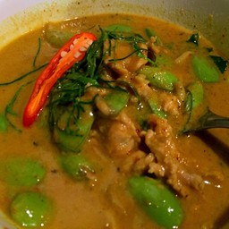 แกงกะทิหมูลูกเหรียง