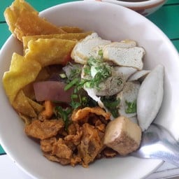 จ่าเด่น เย็นตาโฟ