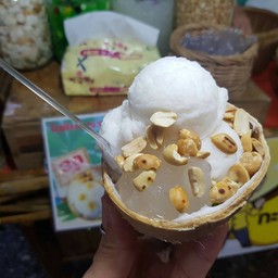 ไอติมกะทิสดเนื้อทราย ตลาดน้ำอโยธยา