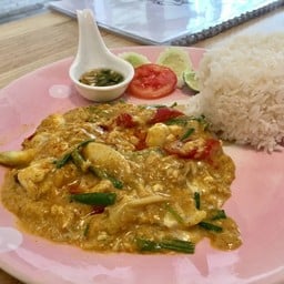 ข้าวปูผัดผงกะหรี่