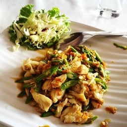 เนื้อปูก้อนผัดพริกเหลือง