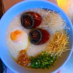 โจ๊กหมูเด้ง รสเลิศ มณีแก้ว