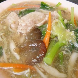 ราดหน้าหมู เส้นใหญ่