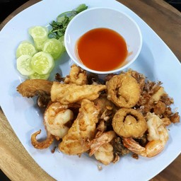 รวมมิตรทะเลทอดกระเทียมพริกไท