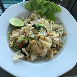 Clean Food By Faibekery ถนนโชตนา