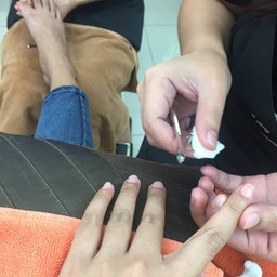 เพิ่มความสดชื่นให้มือและเท้า 