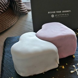 Complimentary Cake จากโรงแรม