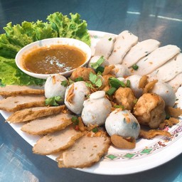 ลูกชิ้นปลารวม