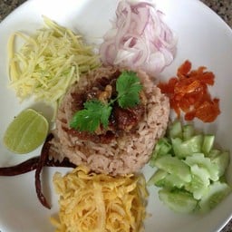 ข้าวคลุกกะปิ