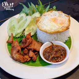 ข้าวหมูทอดน้ำพริกจิ้มเเจ่ว