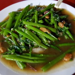 ผัดผักบุ้งไฟแดง