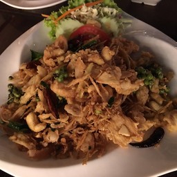 เรื่องบ้านบ้าน Restaurant & Loft Bar