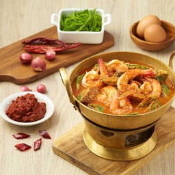 แกงส้มกุ้ง ไข่ชะอม