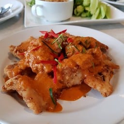 คาเฟ่ เดอ สลิล สุขุมวิท 8