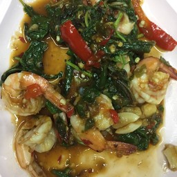 ผัดกระเพรากุ้ง
