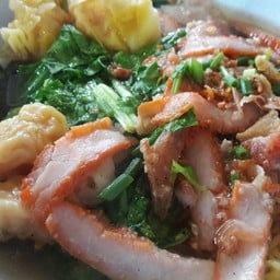 ชายสี่บะหมี่เกี๊ยว กังสดาล