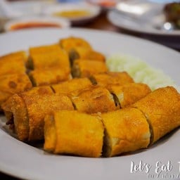 11. ชุนเปี๊ยะทอด ฿270+ 