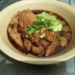 ก๋วยเตี๋ยวไก่มะระป้าแขก สาขาสี่คิ้วติดถนนมิตรภาพ