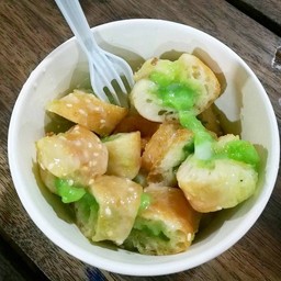 ปาท่องโก๋ยัดไส้สังขยาใบเตย