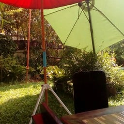 มีมุมสนามหญ้าเล็กๆ