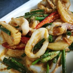 หมึกผัดไข่เค็ม