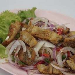 ยำปลาสลิด