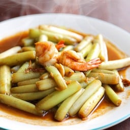 ผัดสายบัวกุ้งสด