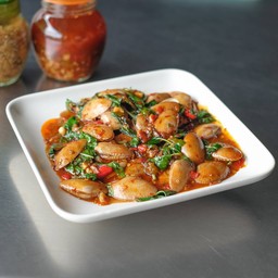 หอยลายผัดน้ำพริกเผา