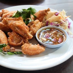 ปีกไก่ทอดจิ้มแจ่ว