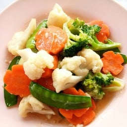 ร้านแม่วัลย์ อาหารตามสั่ง ก๋วยเตี๋ยว ผัดไท.....