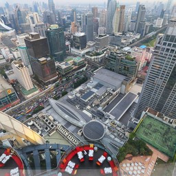 วิวเมื่อมองลงไป ร้านจะอยู่สูงกว่า Red Sky อีกค่ะ