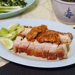 หมูกรอบเปล่า  ชุดละ