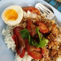 น้ำราดชุ่มฉ่ำ ไม่ใช่ซอสสีแดงเคี่ยวน้ำตาลแบบร้านทั่วไปนะคะ 