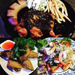 ปีกไก่ทอดน้ำปลา ยำวุ้นเส้น