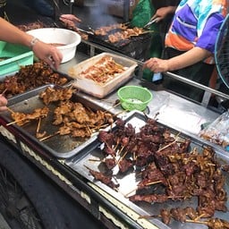 หมูปิ้ง 5 บาท  แจ้งวัฒนะซอย 10