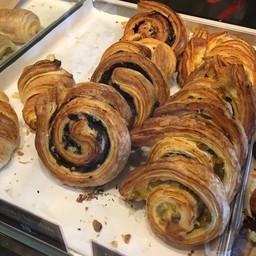 Nana Bakery กาดฝรั่ง