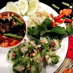 เหล็กดำ อิฐแดง