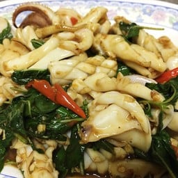 กะเพราหมึก