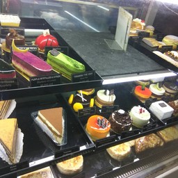 Une Journee A Paris Ho Chi Minh