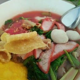 ชายสี่ โรจนะ