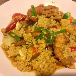 ปูนิ่มผัดผงกะหรี่