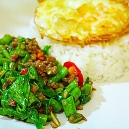 ข้าวกะเพรา_สับ+ไข่ดาว