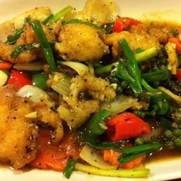 เนื้อปลาผัดพริกไทยดำ