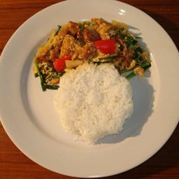 ข้าวปูนิ่มผัดผงกะหรี่