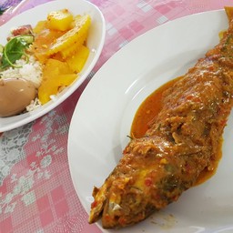 ข้าวแกง ขนมจีน ขนมหวาน ป้าแดง เจ้าเก่า